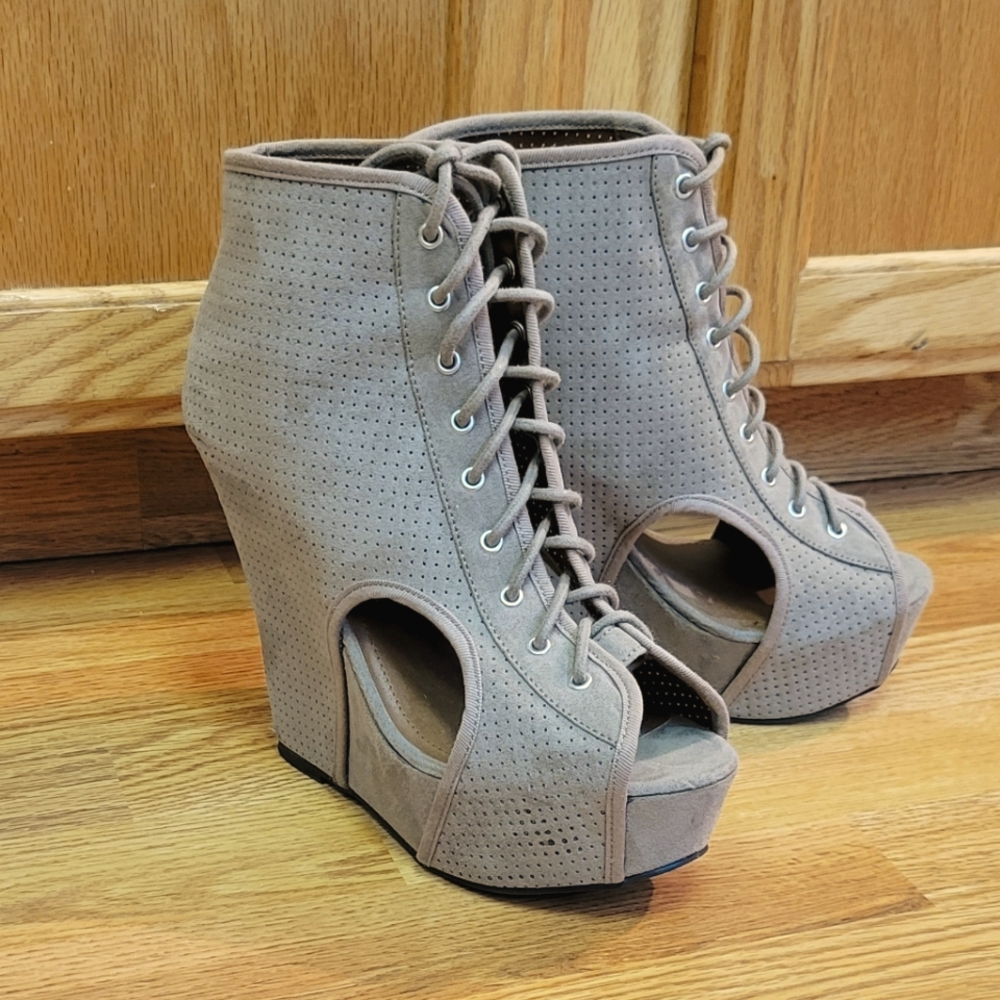 Peep-Toe Lace Up Platform Sandals